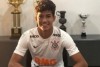 Corinthians estende contrato com zagueiro do Sub-20; histria de vida do jogador impressiona