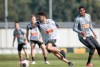 Lo Santos volta a treinar normalmente com bola no Corinthians e vibra: Nem consegui dormir