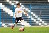 Zagueiro argentino de 16 anos assina primeiro contrato profissional com Corinthians