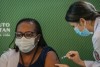 Primeira brasileira a receber vacina, enfermeira cita família e detalha amor pelo Corinthians
