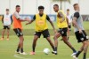 Corinthians segue preparação para jogo contra o Athletico com treino tático; veja possível time
