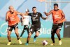 Volta do Corinthians aos treinos tem disputa desleal, intensidade alta e foco em finalizao