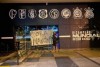 Sozinho, torcedor faz protesto na sede do Corinthians: Fora Mancini