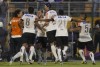 Corinthians vencia o Santos no jogo de ida da final do Paulisto de 2013 h oito anos