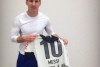 Corinthians posta foto e brinca com Messi aps sada do Barcelona: Oi, sumido