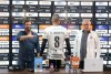 Renato Augusto confirma data de estreia e numerao de sua camisa no Corinthians