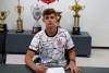 Corinthians assina primeiro contrato profissional com volante destaque do time Sub-17