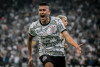 Corinthians volta a marcar nos minutos finais e supera o Fortaleza pelo Brasileiro
