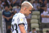 Torcida do Corinthians volta a criticar Sylvinho e elogia Guedes por gol de honra em derrota