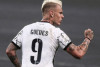 Corinthians anuncia mudança de número da camisa de Róger Guedes