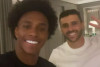 Willian posta foto com Jnior Moraes em meio a negociao do atacante com o Corinthians