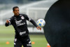 Roberto de Andrade admite desejo do Corinthians em contratar um centroavante aps sada de J