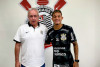 Corinthians anuncia renovao de contrato de Adson; jogador comenta o novo vnculo