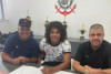 Corinthians assina primeiro contrato profissional de volante do Sub-17; confira