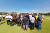 Organizadas se renem com jogadores do Corinthians e estendem faixas no gramado do CT; veja imagens