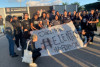 Torcedores do Corinthians fazem protesto no CT contra contratao de Cuca; veja imagens