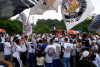 Organizadas do Corinthians se renem no CT para incentivar os jogadores antes do Drbi; veja imagens