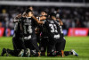 Corinthians domina o primeiro tempo e vence Santos na Vila Belmiro pelo Brasileiro