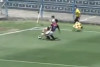 Destaque do Corinthians Sub-17 sofre falta dura e termina jogo machucado; veja o lance