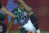 Ruan Oliveira deixa o campo com dores no joelho e preocupa o Corinthians por nova leso