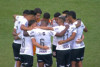 Corinthians supera calor, goleia Atltico-GO e chega s oitavas da Copinha