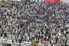 Torcida do Corinthians protesta contra preo de ingressos em partida contra o Botafogo; confira