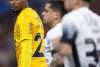 Hugo &eacute; o destaque do Corinthians e evita estrago maior para jogo de volta contra o Flamengo