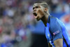 Memphis publica foto ao lado de diretor do Corinthians durante conversa com Pogba; saiba mais