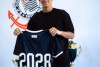 Filho de ex-volante Cristian assina primeiro contrato profissional com o Corinthians
