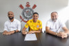 Corinthians renova com jovem goleiro e define multa milion