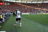 Memphis sai de campo com dores em jogo contra o Flamengo e preocupa o Corinthians