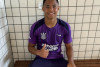 Volante de 16 anos assina primeiro contrato profissional pelo Corinthians