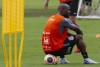 Love v volta do futebol benfica para salvar empregos no Corinthians, mas pede tudo adaptado