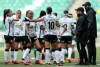 Jogadoras cantam com a torcida do Corinthians antes de Drbi pela final do Brasileiro Feminino
