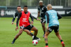 Paulinho celebra reencontros no Corinthians, mas quer novas conquistas para marcar segunda passagem