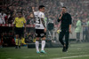 Fagner se mostra abatido aps derrota do Corinthians e comenta pnalti desperdiado