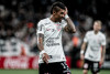 Corinthians libera Paulinho para ficar em casa; exame definitivo para confirmar leso  marcado