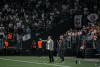 Torcida do Corinthians faz crticas para Maycon e Dulio aps derrota na Libertadores; veja tweets