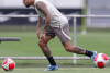 Maycon aparece no campo e pode retornar ao Corinthians na estreia da Copa do Brasil