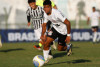 Atacante de 17 anos da base assina primeiro contrato profissional com o Corinthians