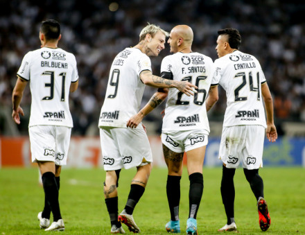 Corinthians tem valor mínimo garantido em contrato por direitos do Premiere no Brasileirão