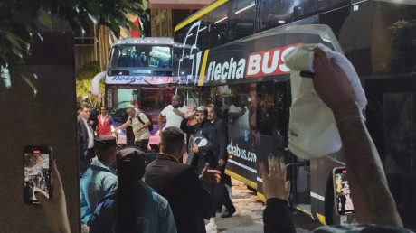 Corinthians desembarcou na Argentina nesta segunda-feira
