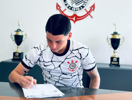 Bruno Xavier assinou vnculo de emprstimo com o Corinthians