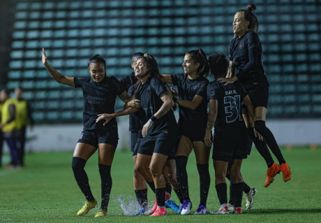 Corinthians goleia o Real Braslia na estreia do Brasileiro Feminino