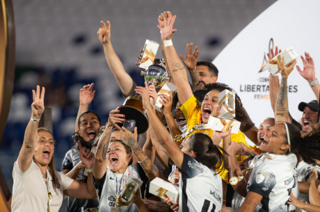 Corinthians volta a atrasar 'bicho' da Libertadores Feminina
