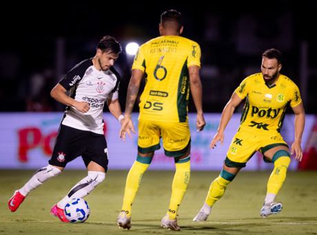 Corinthians cai na tabela aps fim da oitava rodada do Brasileiro