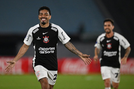 Corinthians venceu o Racing, por 1 a 0, nesta quinta-feira
