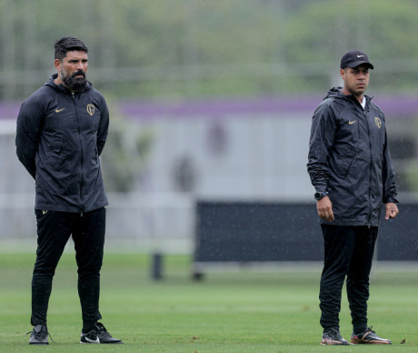 Bruno Mazziotti  o atual lder do Ncleo de Sade e Performance do Timo; o fisioterapeuta era o chefe do DM corinthiano desde agosto de 2022