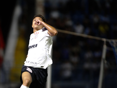 Pedrinho anotou o primeiro gol do Corinthians sobre o gua Santa