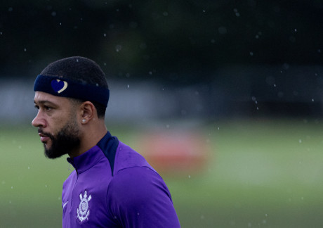 Memphis Depay estava na Europa para a disputa das quartas de final da Nations League entre Holanda e Espanha